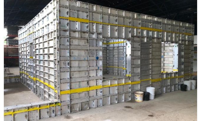 Armado en seco de moldajes Cimalat en planta para obra Borde Blanco III